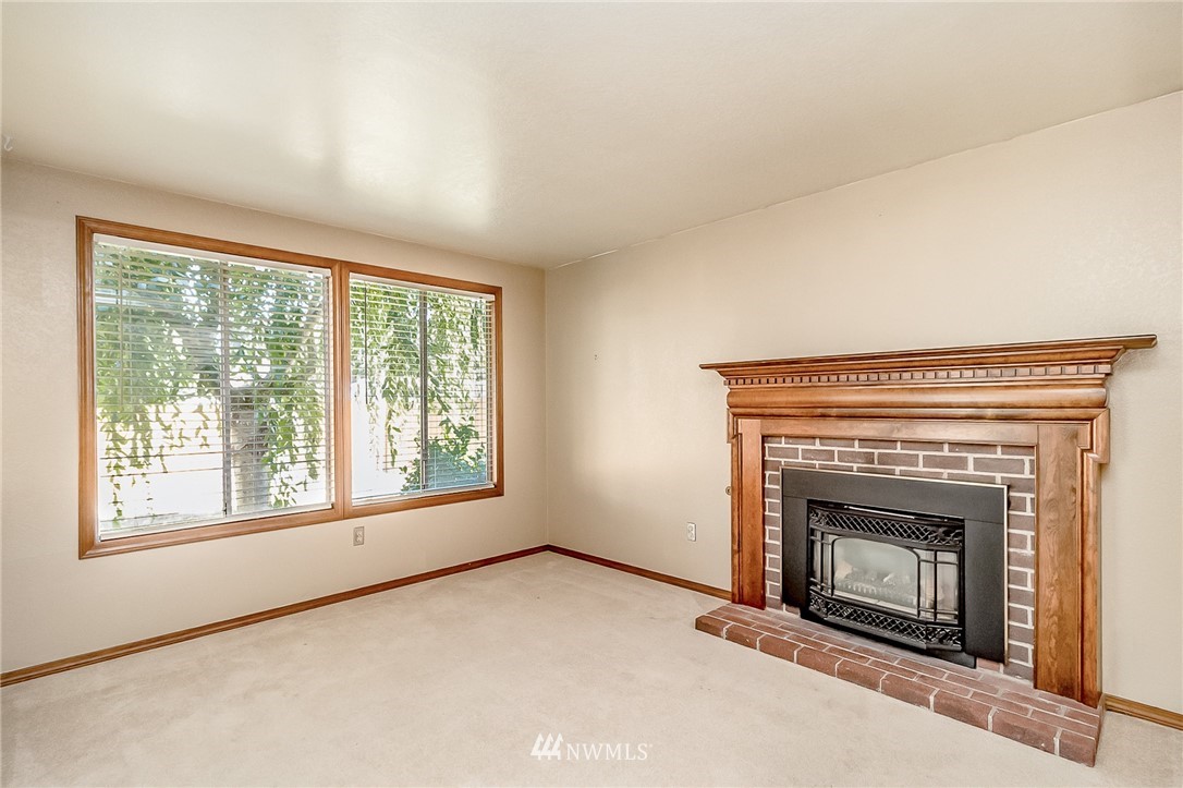 2531 167th Place Southeast Bothell, WA 98012 - Photo 2 of 24 Gallery Image 2