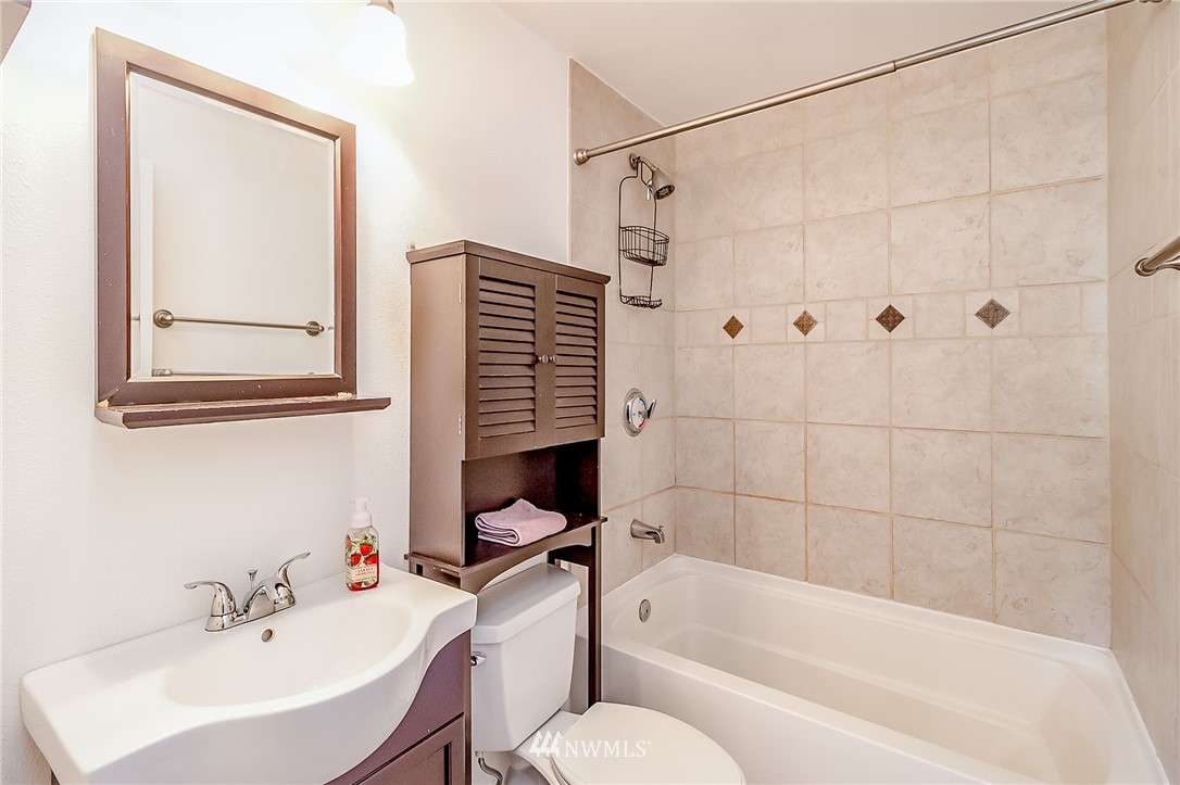 2531 167th Place Southeast Bothell, WA 98012 - Photo 16 of 24 Gallery Image 16