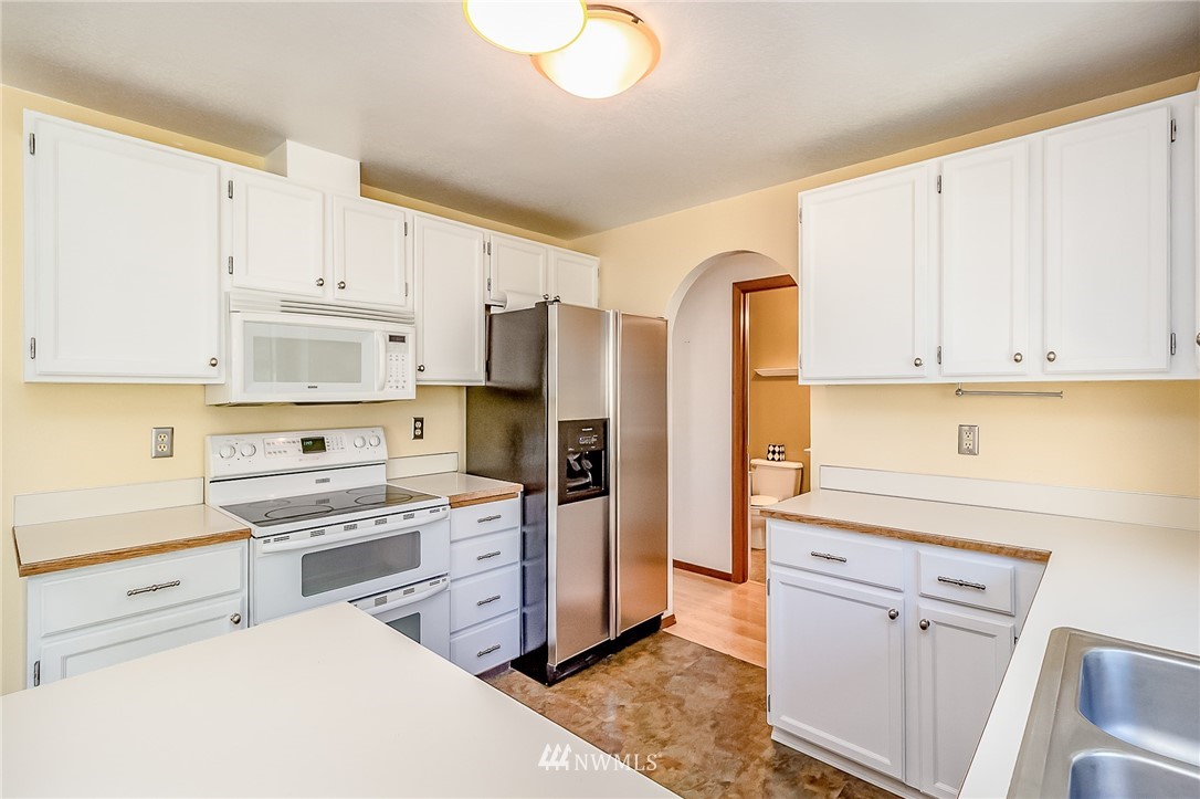 2531 167th Place Southeast Bothell, WA 98012 - Photo 3 of 24 Gallery Image 3
