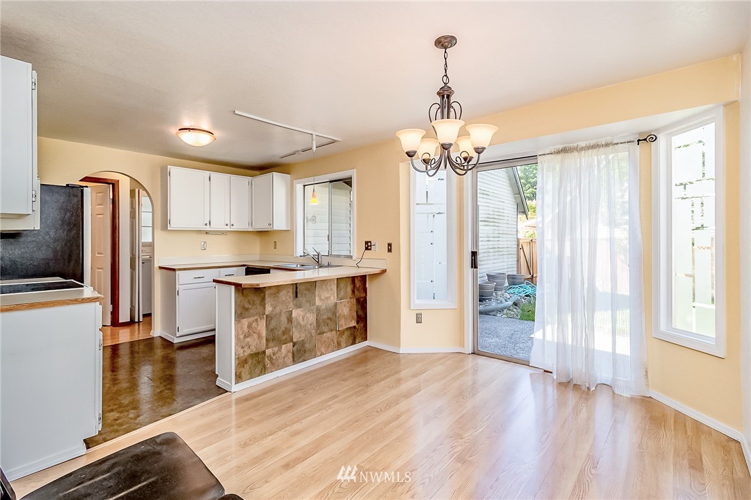 2531 167th Place Southeast Bothell, WA 98012 - Photo 4 of 24 Gallery Image 4