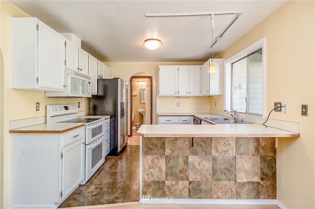 2531 167th Place Southeast Bothell, WA 98012 - Photo 6 of 24 Gallery Image 6