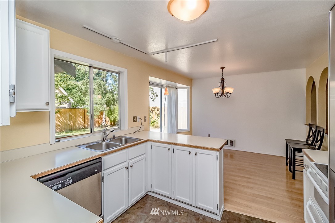 2531 167th Place Southeast Bothell, WA 98012 - Photo 7 of 24 Gallery Image 7