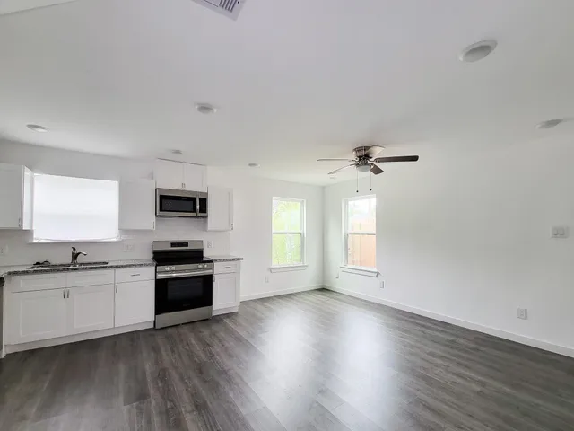 $1,550 | 8122 Sterlingshire Street, Unit B, Houston, TX 77078