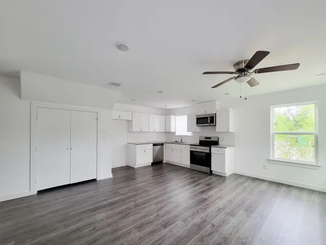 $1,550 | 8122 Sterlingshire Street, Unit B, Houston, TX 77078