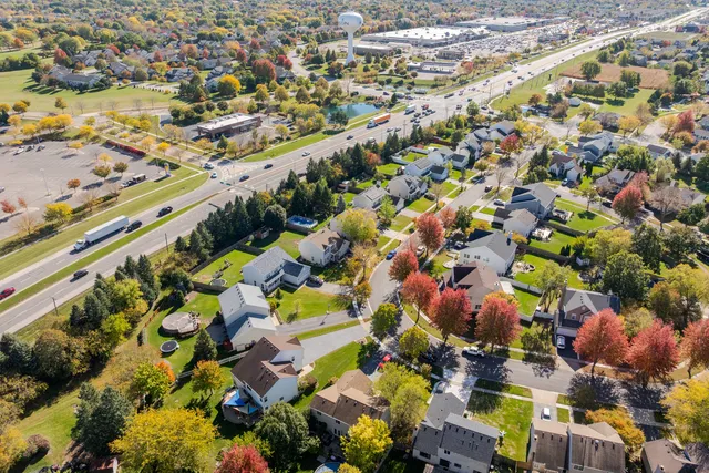 $549,000 | 611 Woodbridge Drive, Elgin, IL 60124