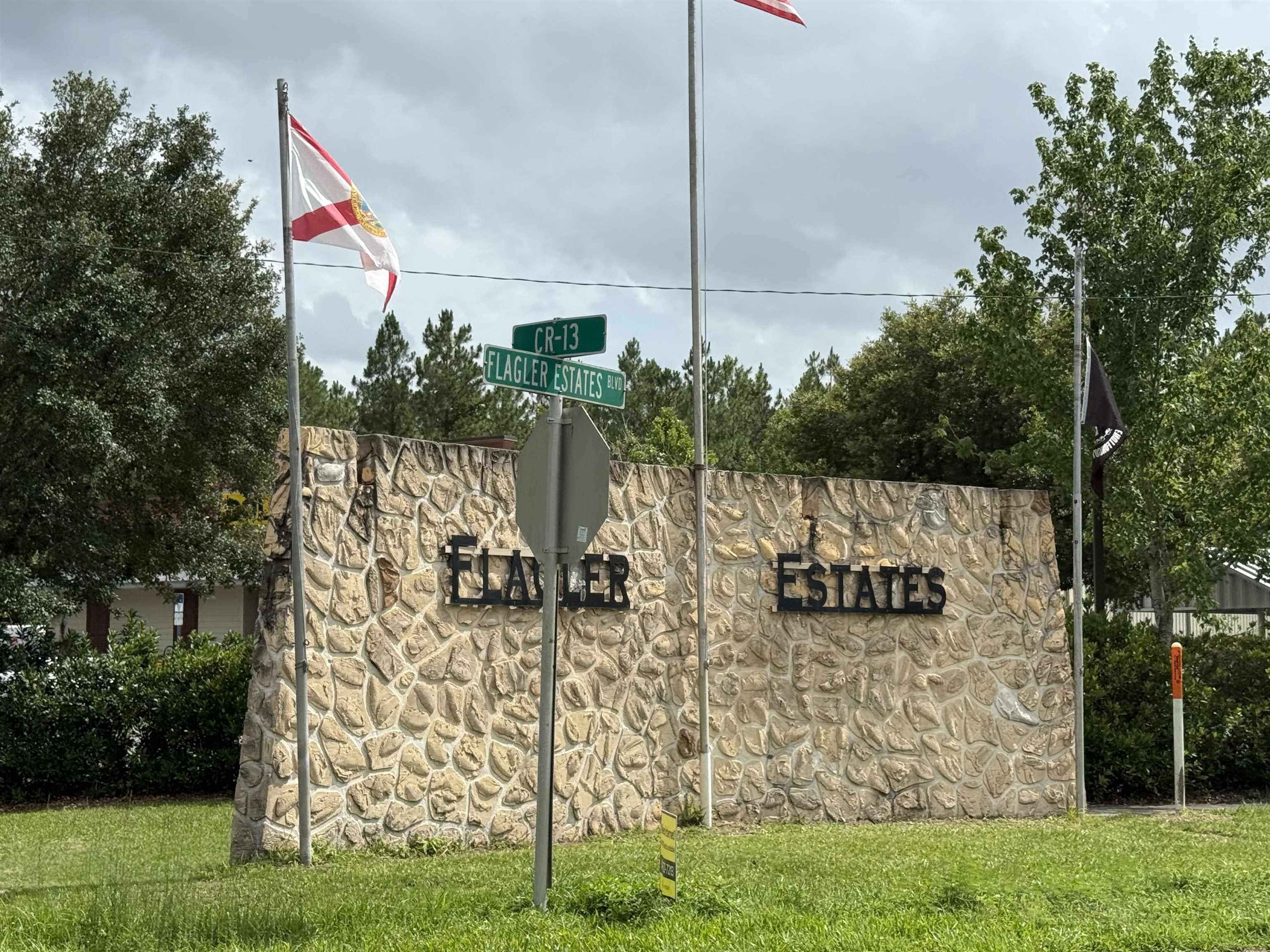 10640 Ruth Avenue Hastings, FL 32145 - Photo 6 of 8 a view of outdoor space with garden view