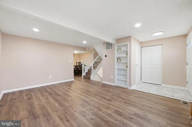 $395,000 | 14219 Castle Boulevard, Unit 12618, Silver Spring, MD 20904