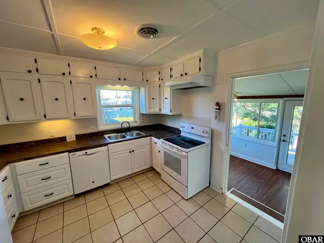 $595,000 | 27 Miss Elicia Lane, Ocracoke, NC 27960