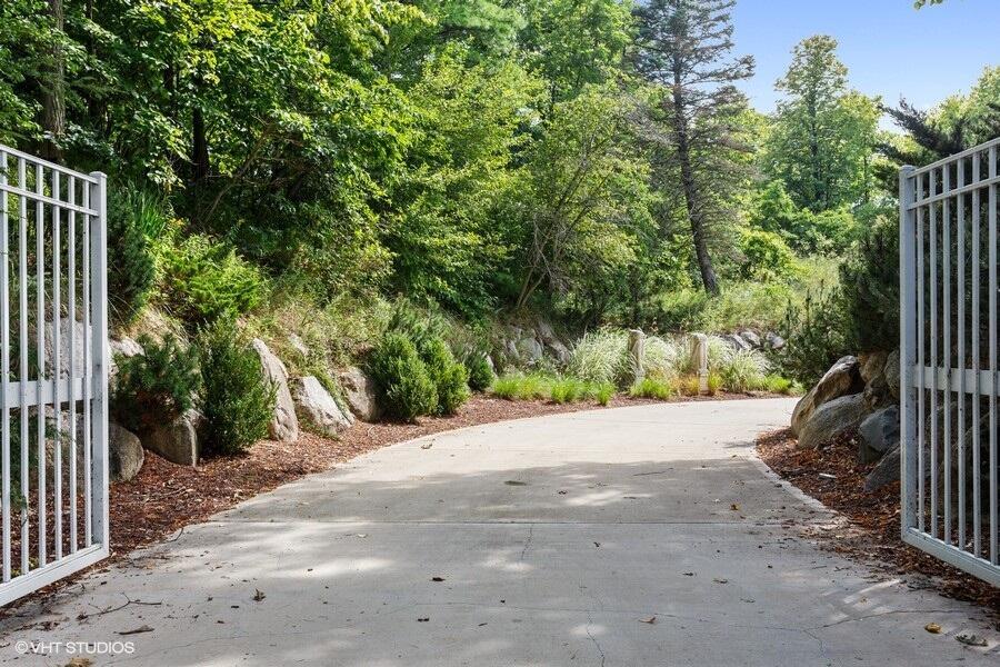 50005 High Point Lane New Buffalo, MI 49117 - Photo 35 of 43 High point gate