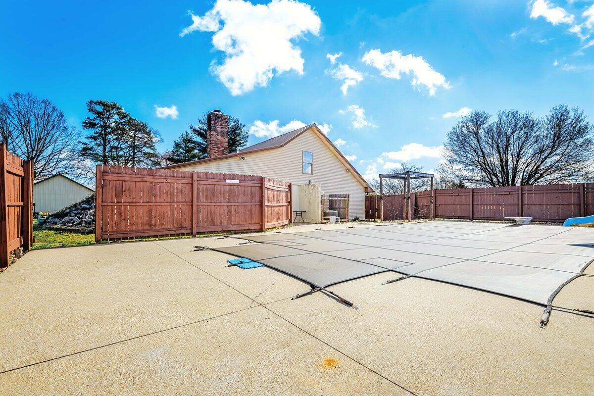 128 County Farm Road London, KY 40741 - Photo 30 of 32 Pool Area
