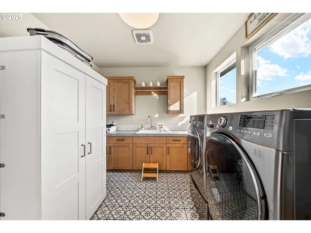 $1,195,000 | 23245 Southwest Byers Lake Terrace, Sherwood, OR 97140