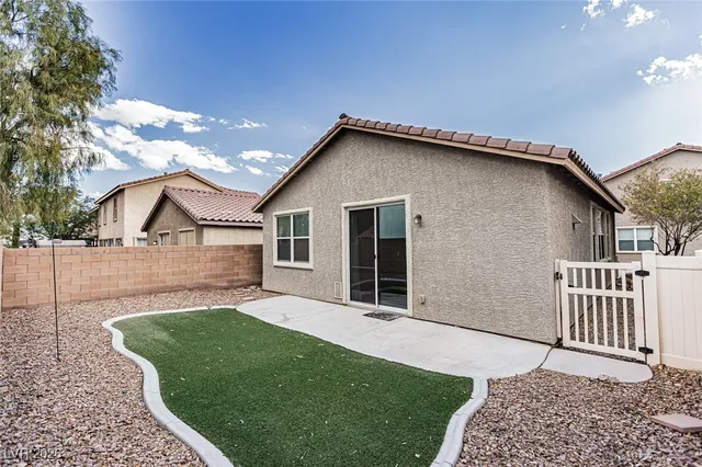 $1,798 | 6758 Frances Celia Avenue, Las Vegas, NV 89122