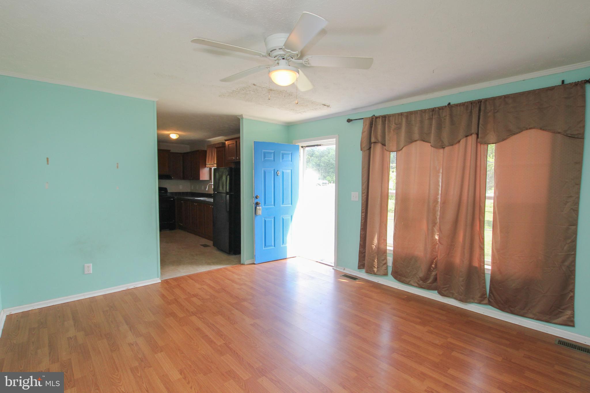 10313 Waller Road Laurel, DE 19956 - Photo 3 of 19 Living Room