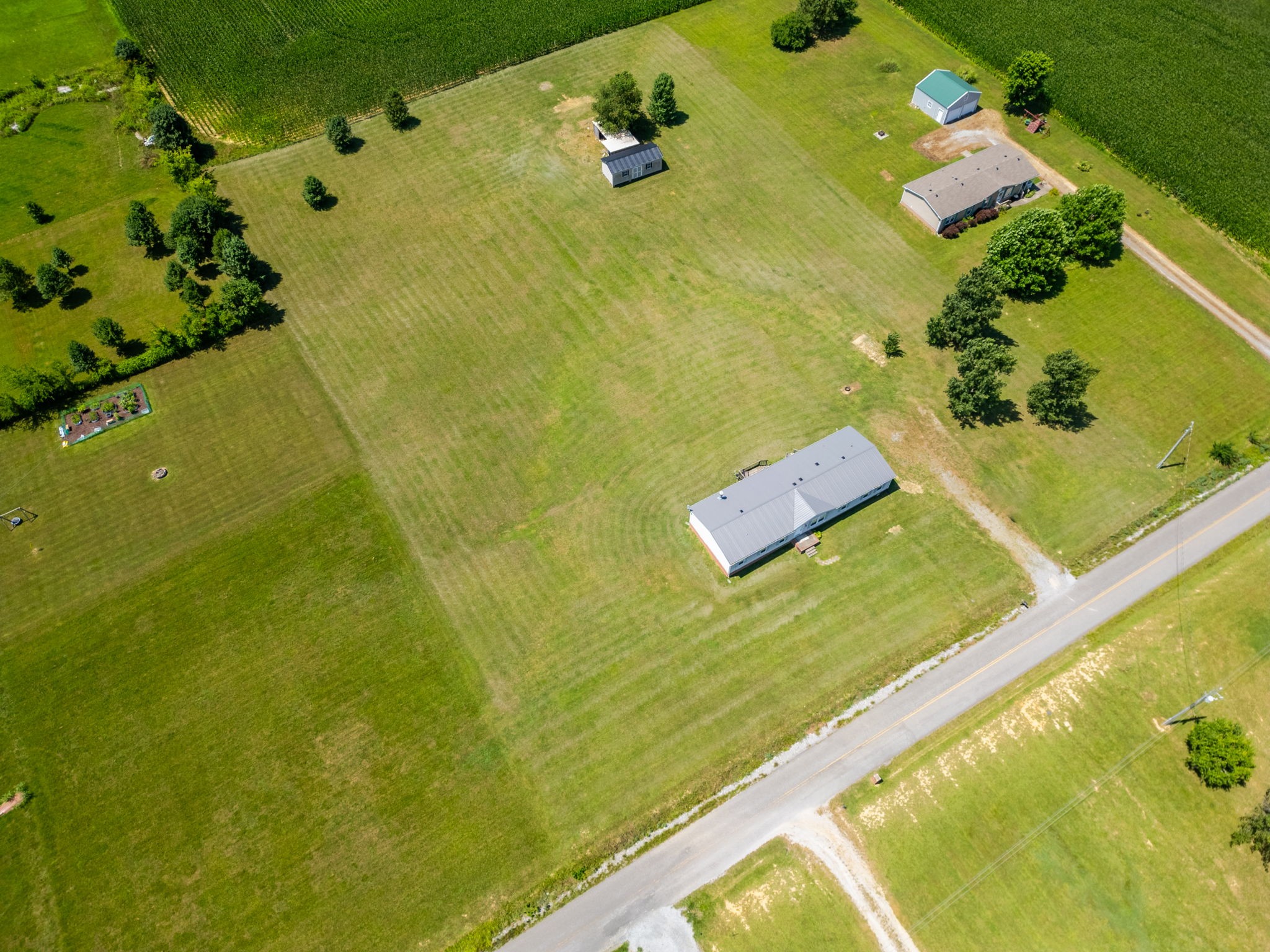 579 Cook Road Portland, TN 37148 - Photo 8 of 34 an aerial view of a residential houses with swimming pool