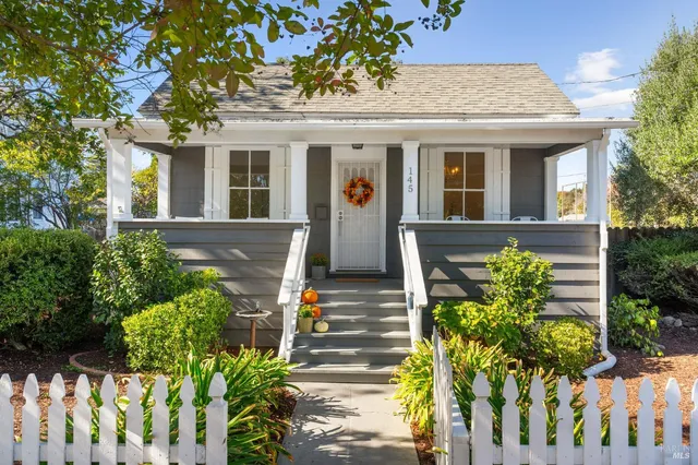 a front view of house with yard