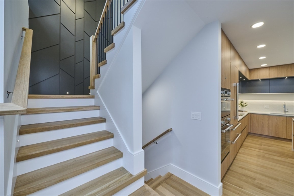 123 Fuller Street, Unit B Brookline, MA 02446 - Photo 16 of 41
