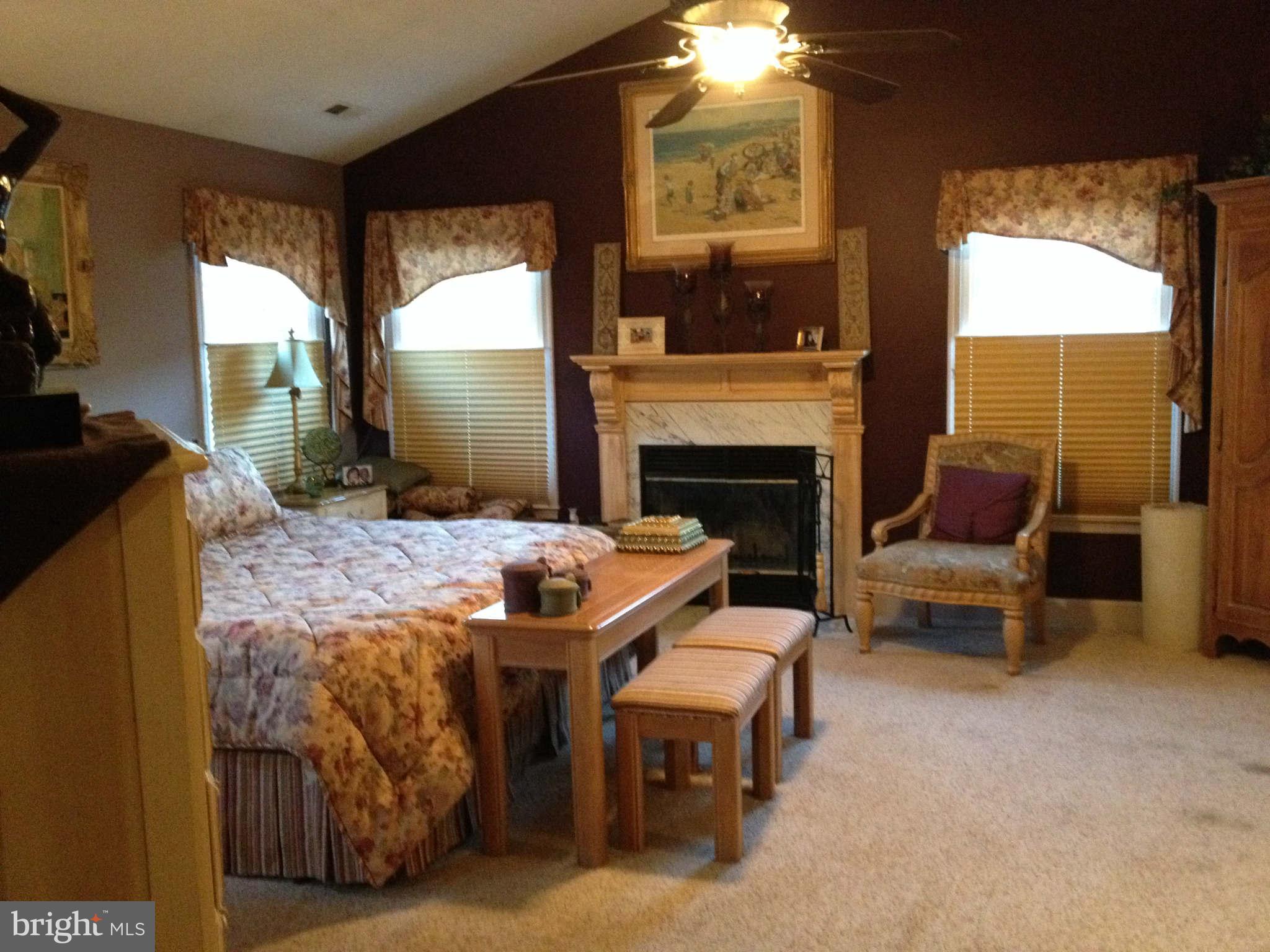 6109 Brookhaven Drive Frederick, MD 21701 - Photo 15 of 28 Bedroom (Master)