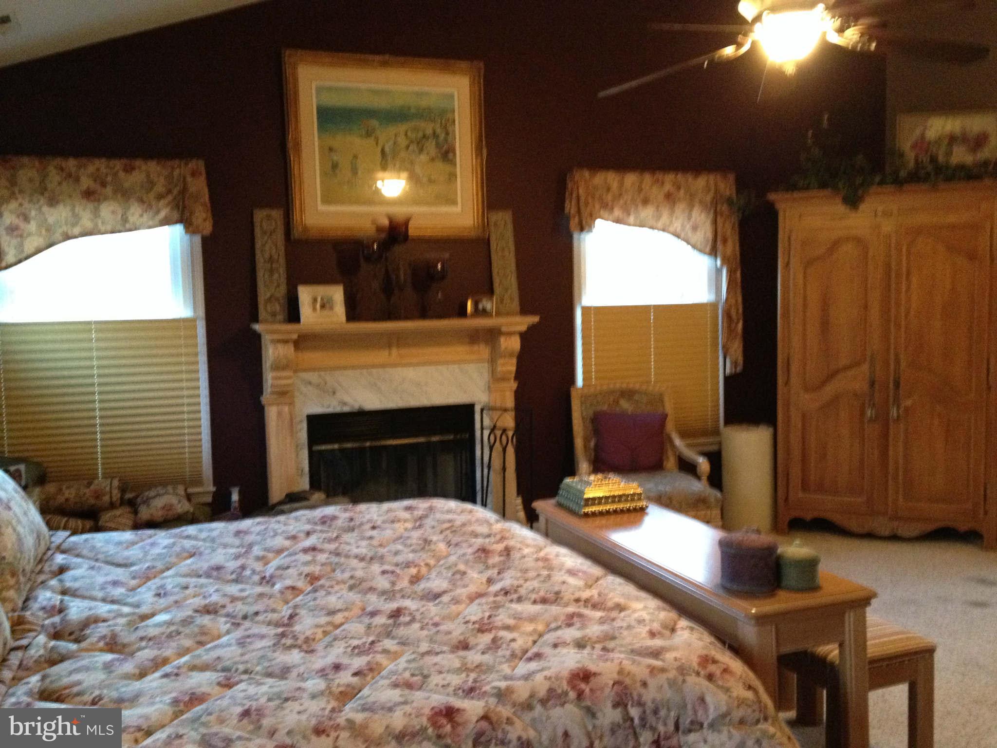 6109 Brookhaven Drive Frederick, MD 21701 - Photo 16 of 28 Bedroom (Master)