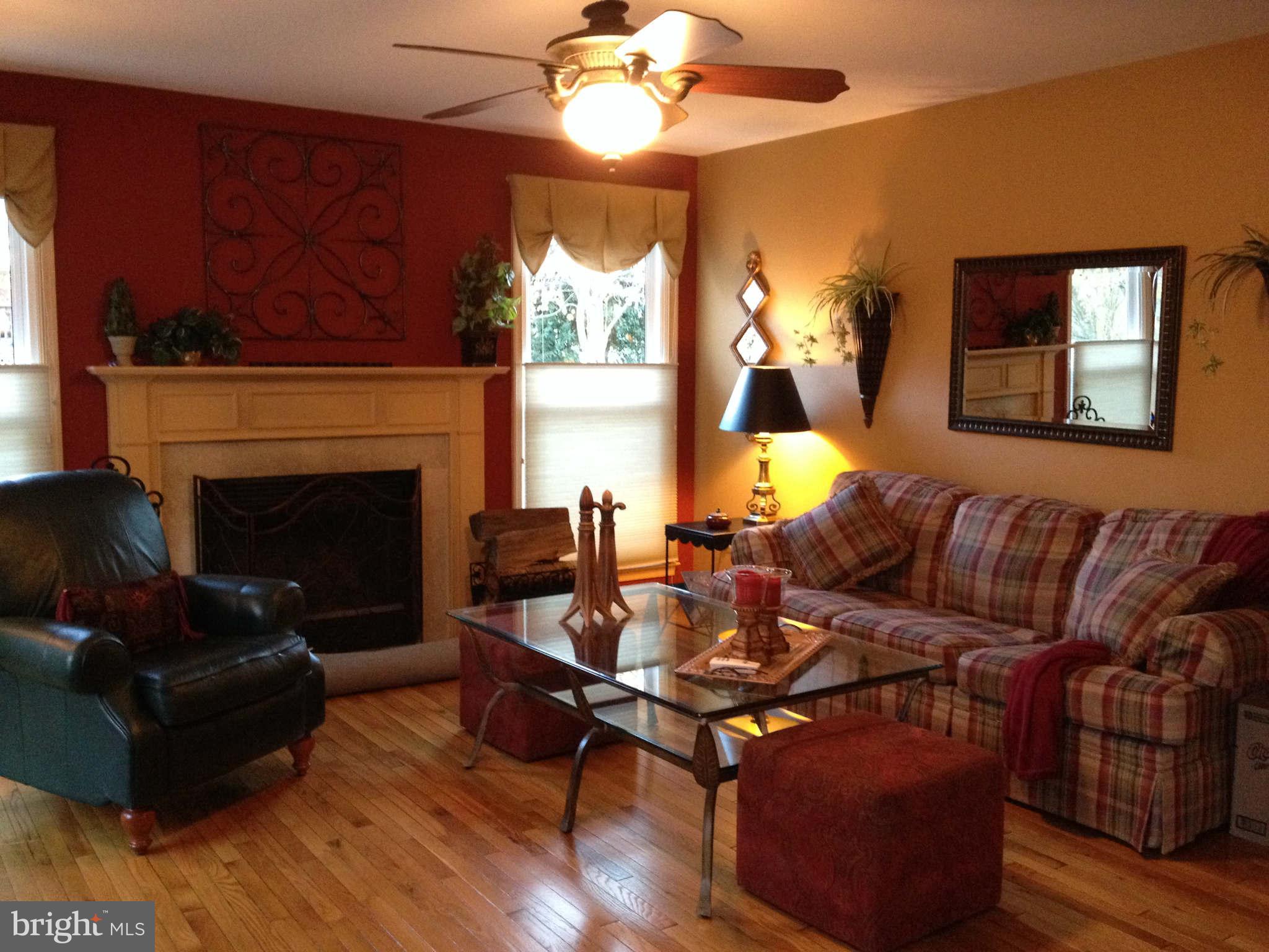 6109 Brookhaven Drive Frederick, MD 21701 - Photo 7 of 28 Family Room