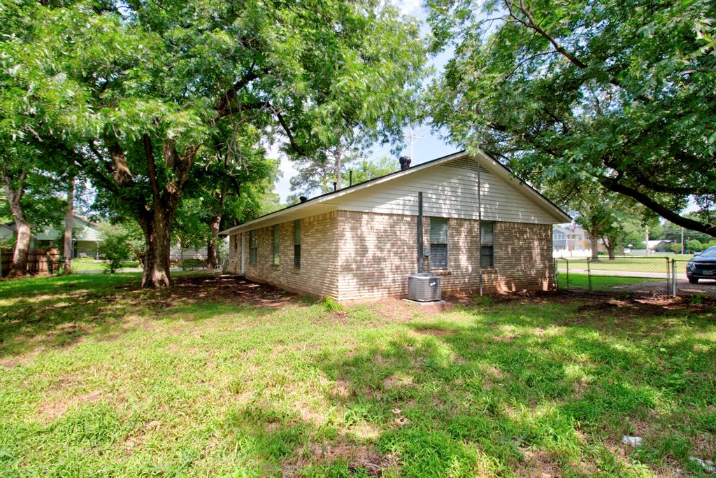 327 West McKinney Street Pilot Point, TX 76258 - Photo 23 of 29