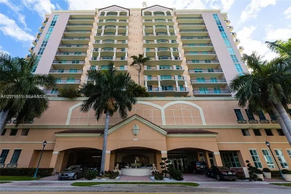 $5,500 | 17555 Atlantic Boulevard, Unit UPH7, Sunny Isles Beach, FL 33160