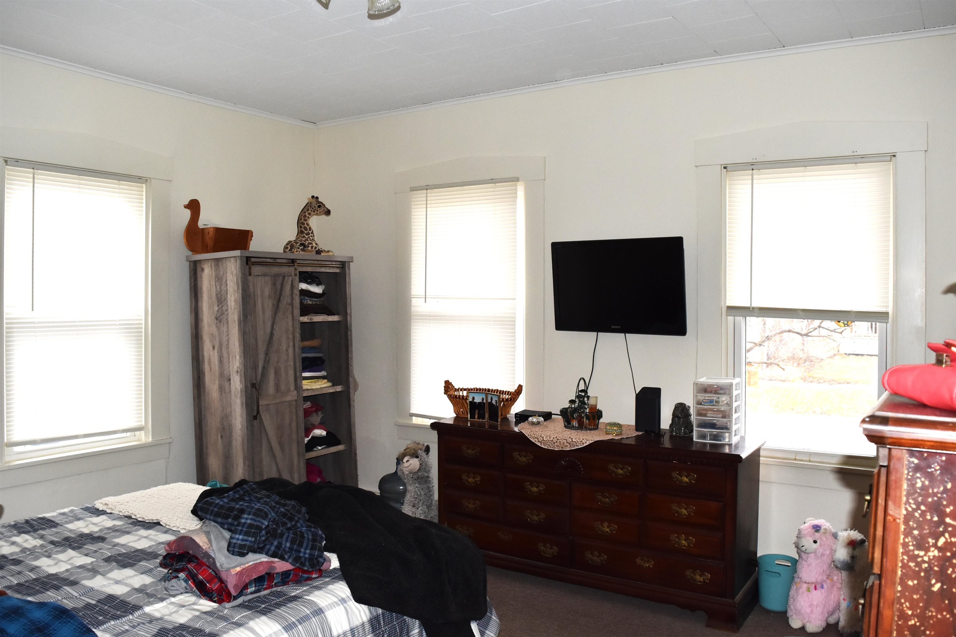47 Summer Street Rutland, VT 05701 - Photo 5 of 24