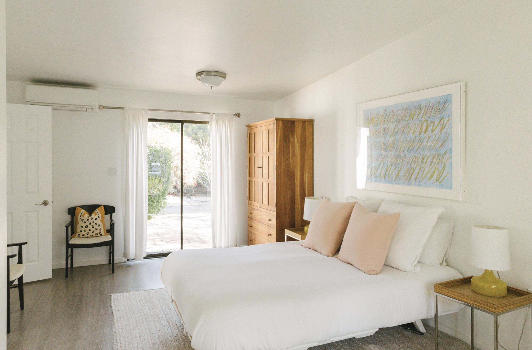696 Romero Canyon Road Montecito, CA 93108 - Photo 34 of 39 guest queen bed