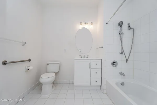 $475,000 | 108 Picadilly Drive, Unit 108, Morganville, NJ 07751