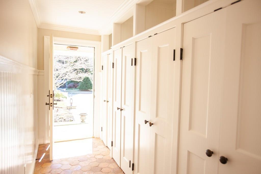 15 Woodcliff Road Wellesley Hills, MA 02481 - Photo 12 of 32