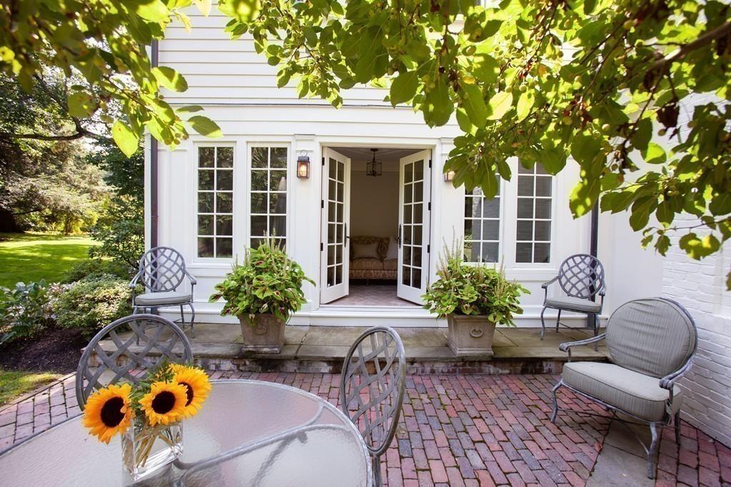 15 Woodcliff Road Wellesley Hills, MA 02481 - Photo 18 of 32