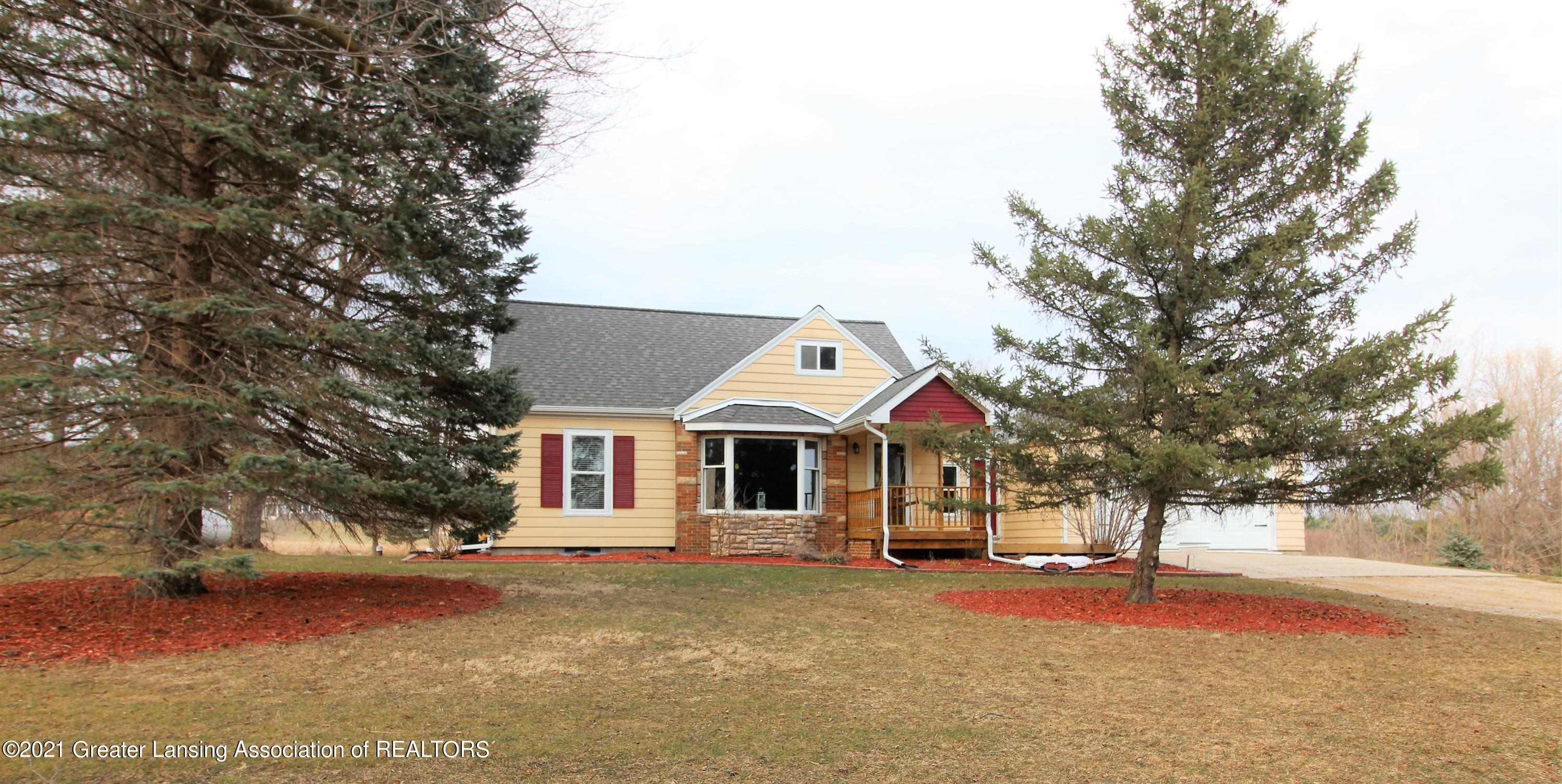 8370 West Howe Road Eagle, MI 48822 - Photo 1 of 45 IMG_3328
