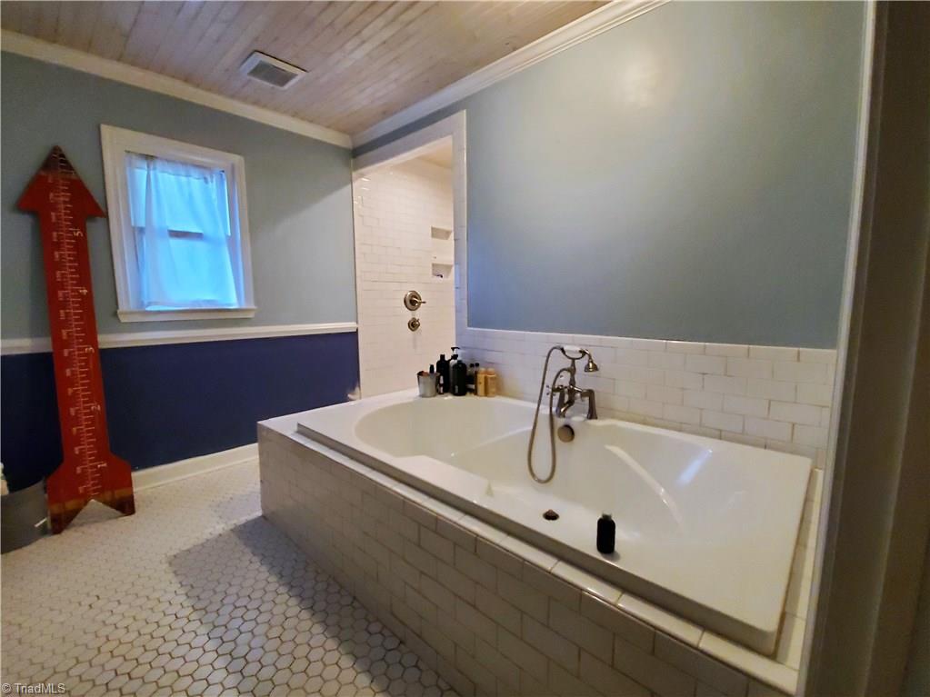 285 Hopkins Road Kernersville, NC 27284 - Photo 17 of 27