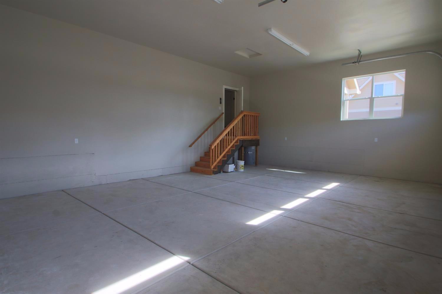 2033 Jeremy Street Central Point, OR 97502 - Photo 15 of 21 Massive 3 car garage, finished with high
