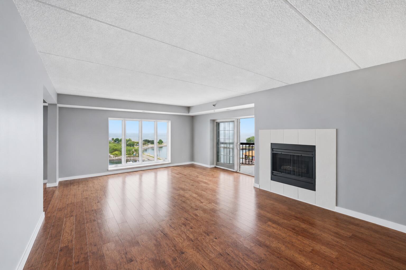 333 Lake Avenue, Unit 705 Racine, WI 53403 - Photo 3 of 40 333LakeAve_009