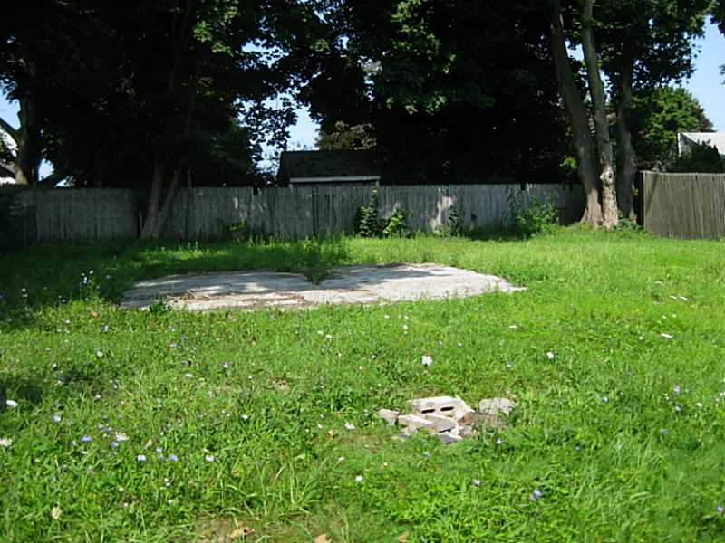 3374 East Main Road Portsmouth, RI 02871 - Photo 19 of 19 Yard/Garden.