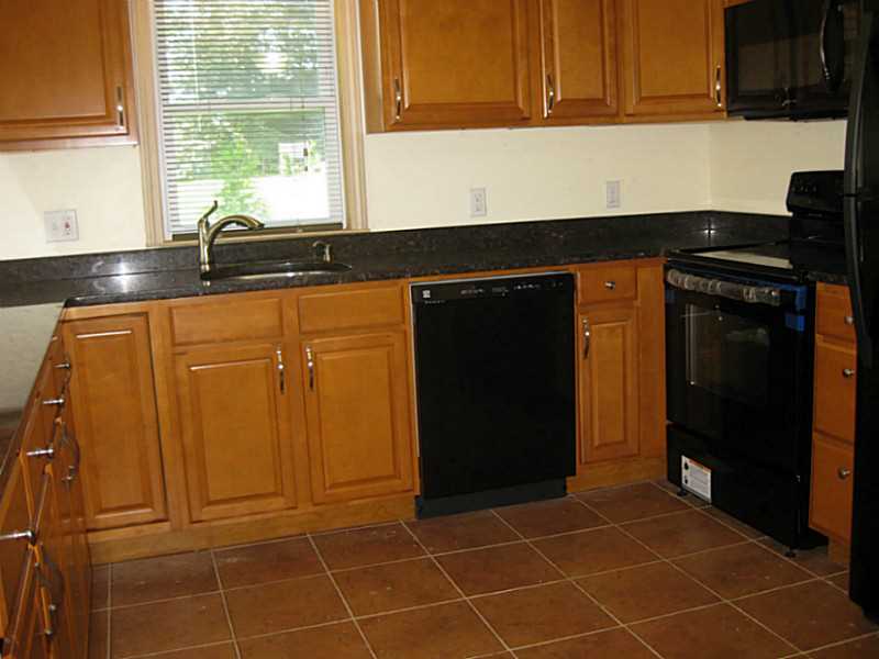 3374 East Main Road Portsmouth, RI 02871 - Photo 4 of 19 Kitchen.