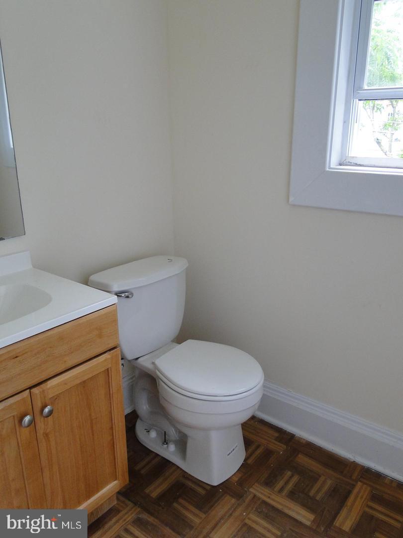 4015 Bonner Road Baltimore, MD 21216 - Photo 5 of 9 1/2 bath main level