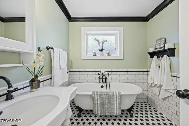 $669,000 | 325 East Aepli Drive, Tempe, AZ 85282