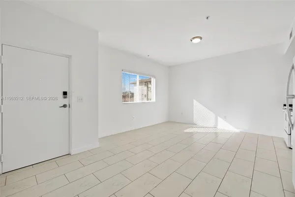 $1,850 | 405 East 7th Street, Unit 201, Hialeah, FL 33010