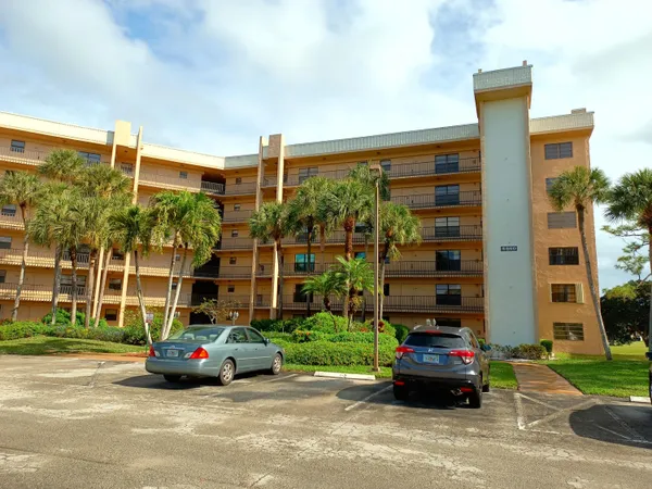 $1,650 | 4640 Lucerne Lakes Boulevard West, Unit 307, Lake Worth, FL 33467