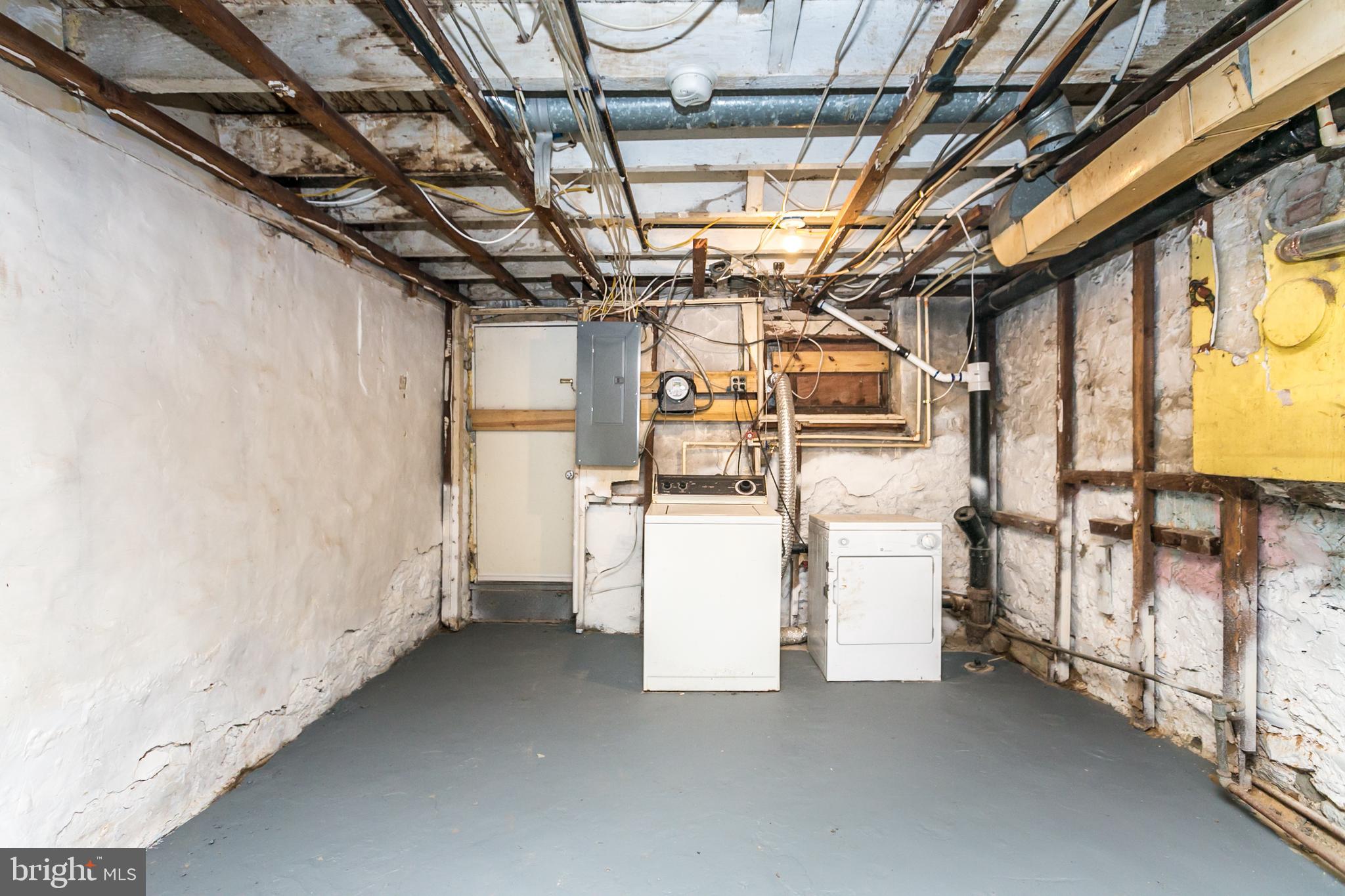 3535 Old York Road Baltimore, MD 21218 - Photo 25 of 33 Laundry area