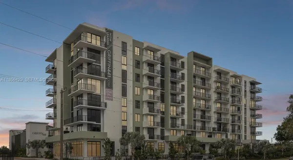$2,469 | 4465 Griffin Road, Unit A1B, Davie, FL 33314