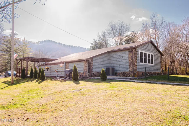 $197,850 | 41829 Wilderness Road, Pennington Gap, VA 24277