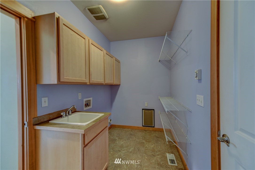 9675 Phillips Road Southeast Port Orchard, WA 98367 - Photo 11 of 19 Gallery Image 11