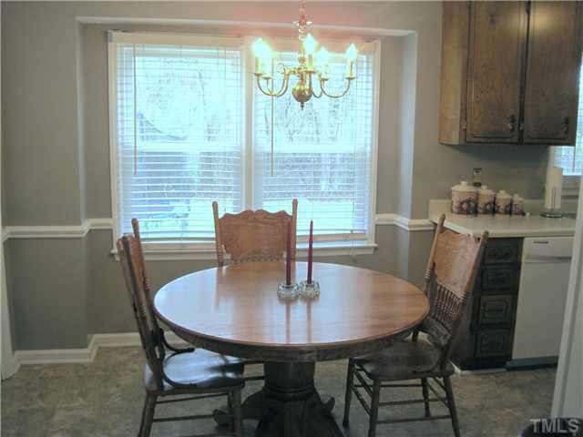 405 Wilson Jones Road Clayton, NC 27520 - Photo 3 of 16 Laarge eating area/light & bright