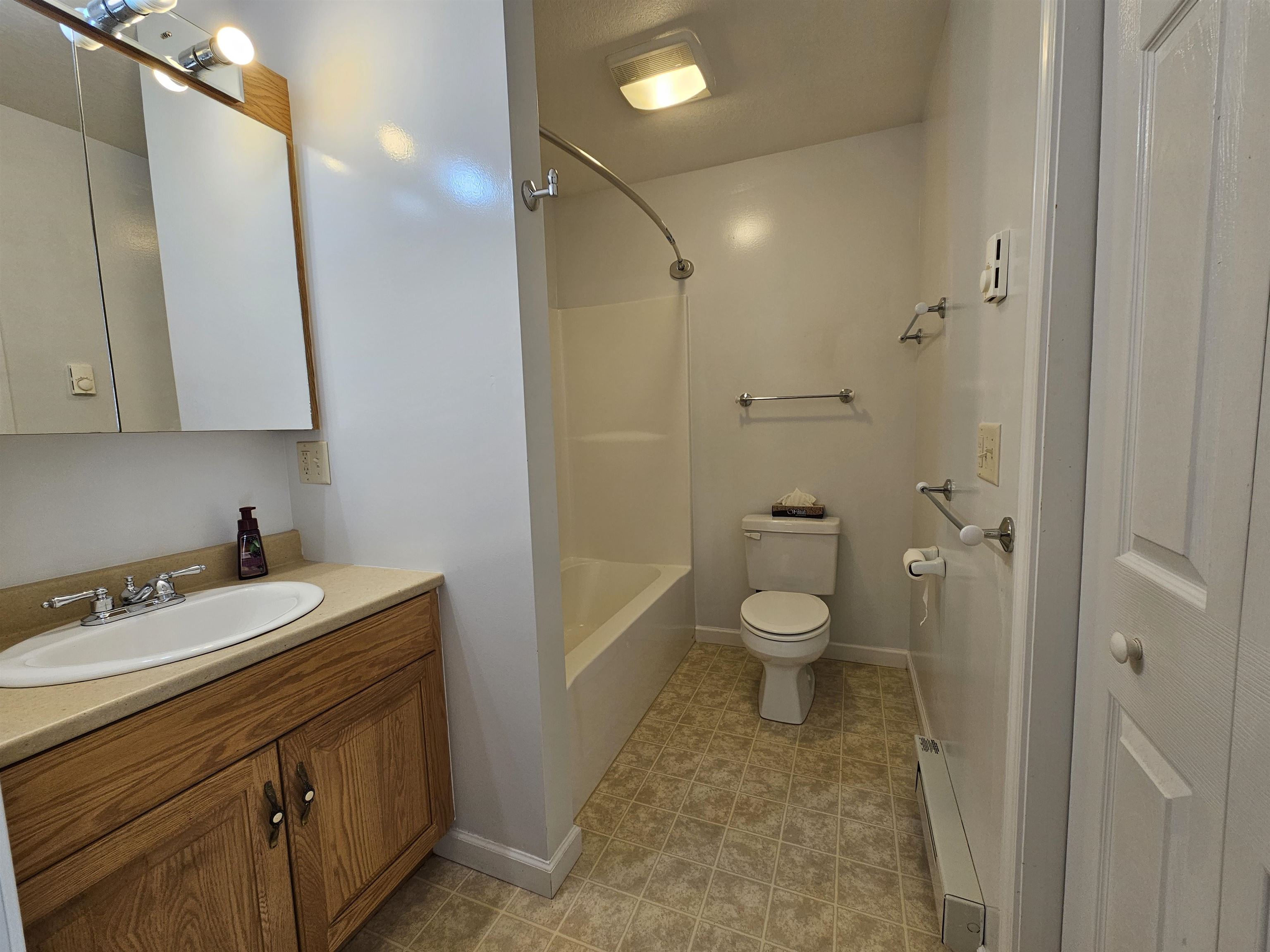 78 Kingsbury Circle, Unit C41 Derby, VT 05829 - Photo 19 of 32