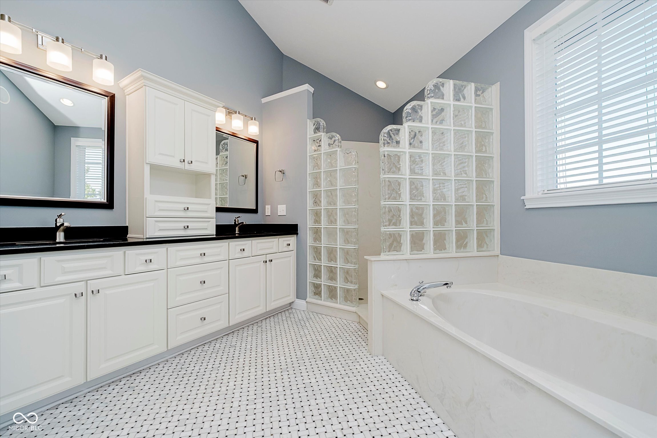 10520 Inverness Court Fishers, IN 46037 - Photo 19 of 38