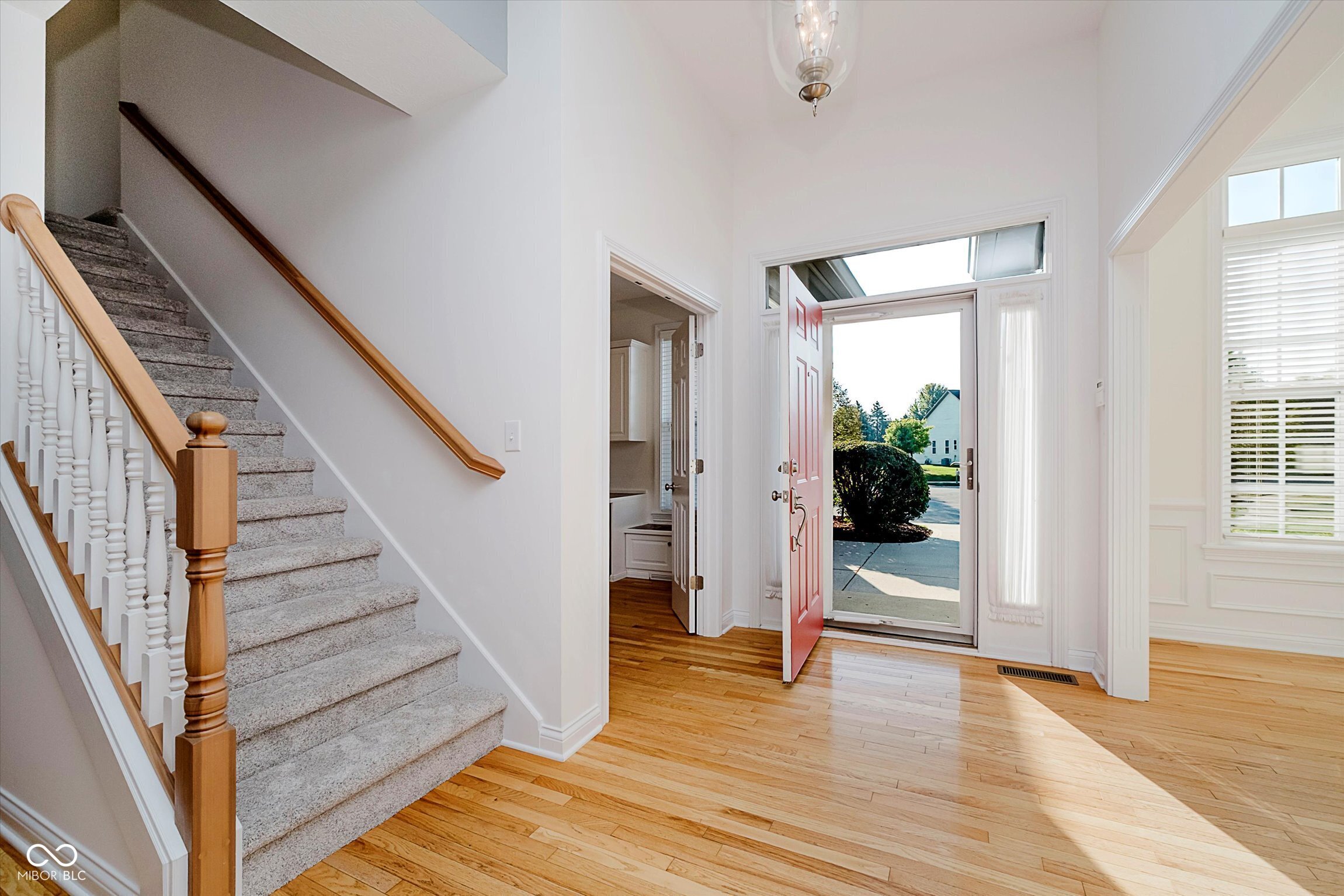 10520 Inverness Court Fishers, IN 46037 - Photo 3 of 38