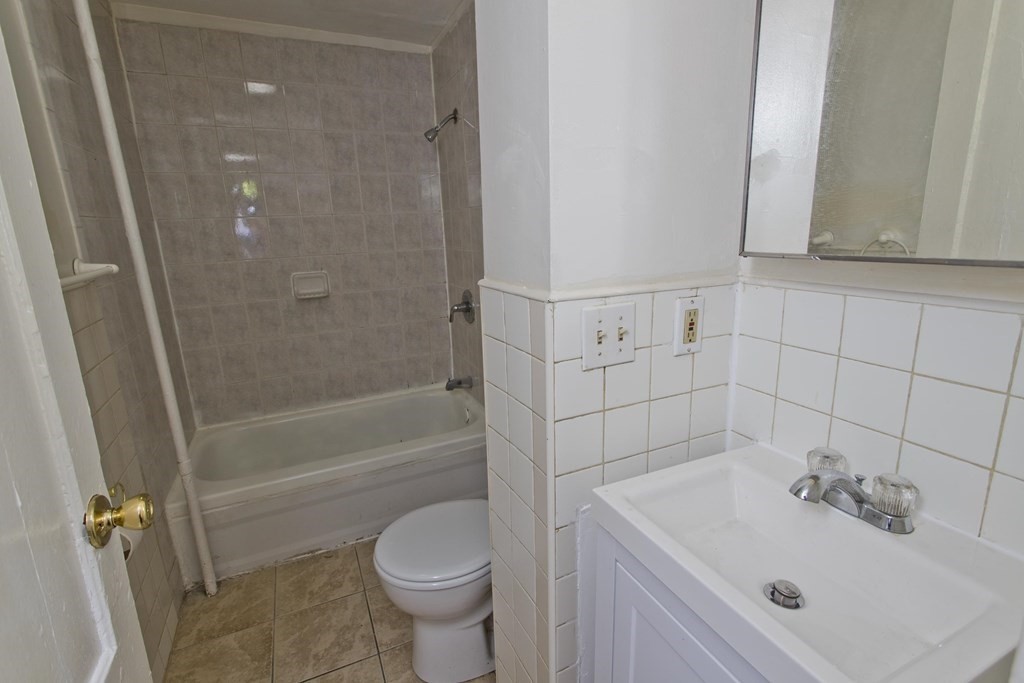 61 Euclid Avenue Springfield, MA 01108 - Photo 13 of 42 Gallery Image 13