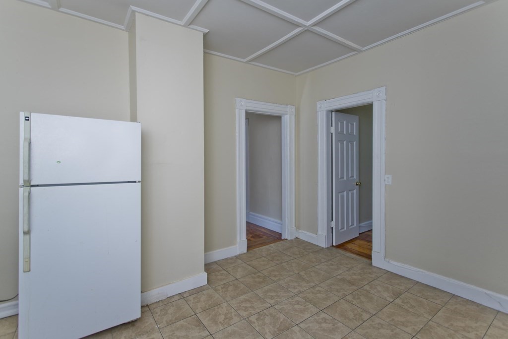 61 Euclid Avenue Springfield, MA 01108 - Photo 16 of 42 Gallery Image 16
